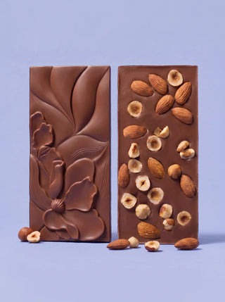 Après L'Étoile Milk Chocolate Hazelnut Tablet back with hazelnut inclusions